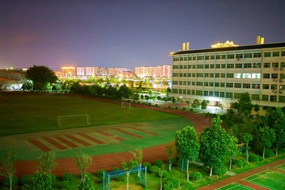 学校科技楼夜景